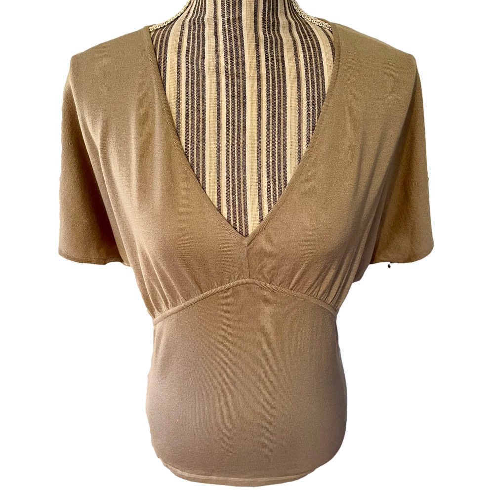 NWT AngelineJung for Belford top in pebble made of stretch superfine silk